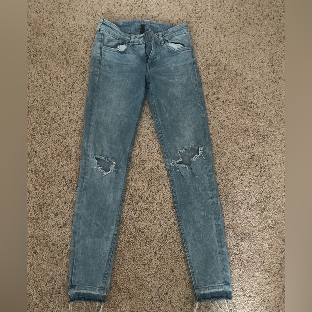 Womens h&m ripped skinny jeans size 6